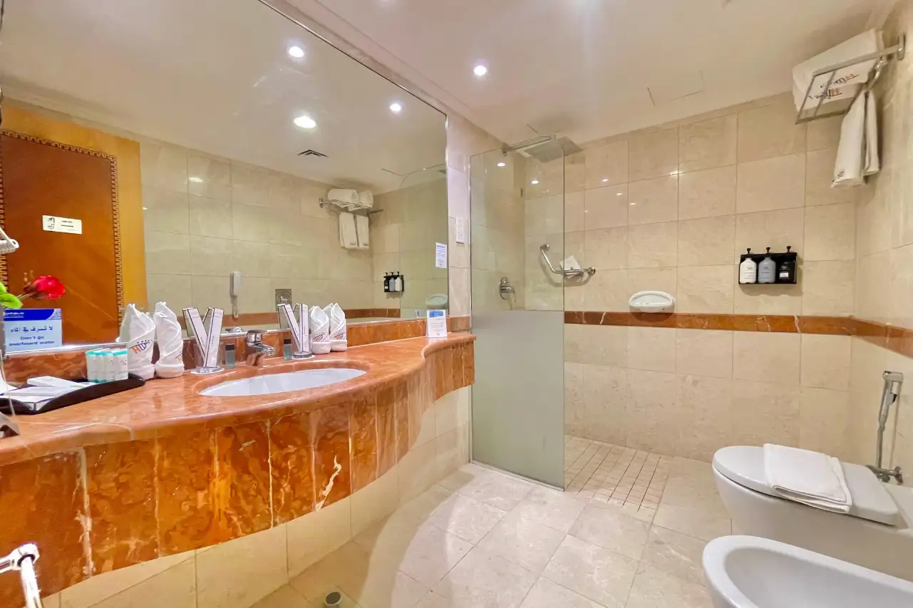 ALRITZ ALMADINAH HOTEL - Packageumrah triple washroom